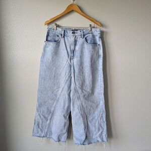 Abercrombie & Fitch High Rise Light Wash Wide Leg Cropped Jeans Size 14